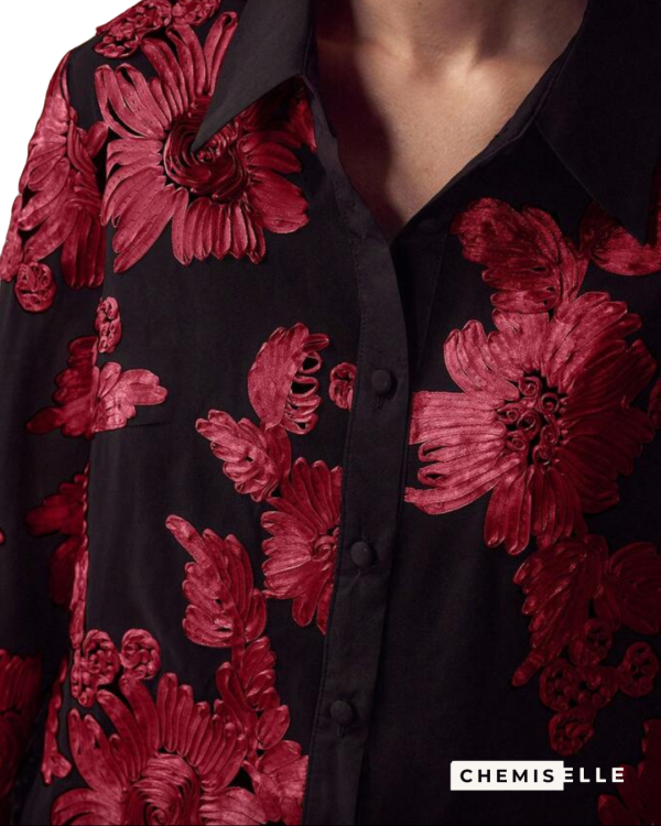 face chemise rouge et flamme avec boutons face chemise rouge et flamme avec boutons