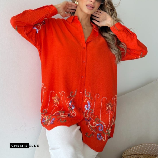 9 chemise rouge vif a sequins et broderies